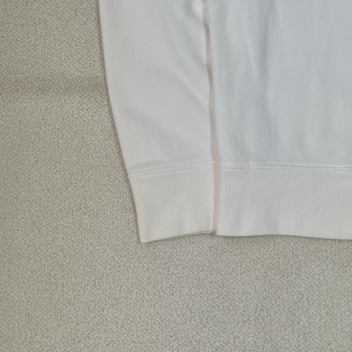 스톤아일랜드 21FW 와펜패치 크루넥 기모 맨투맨 상품이미지4