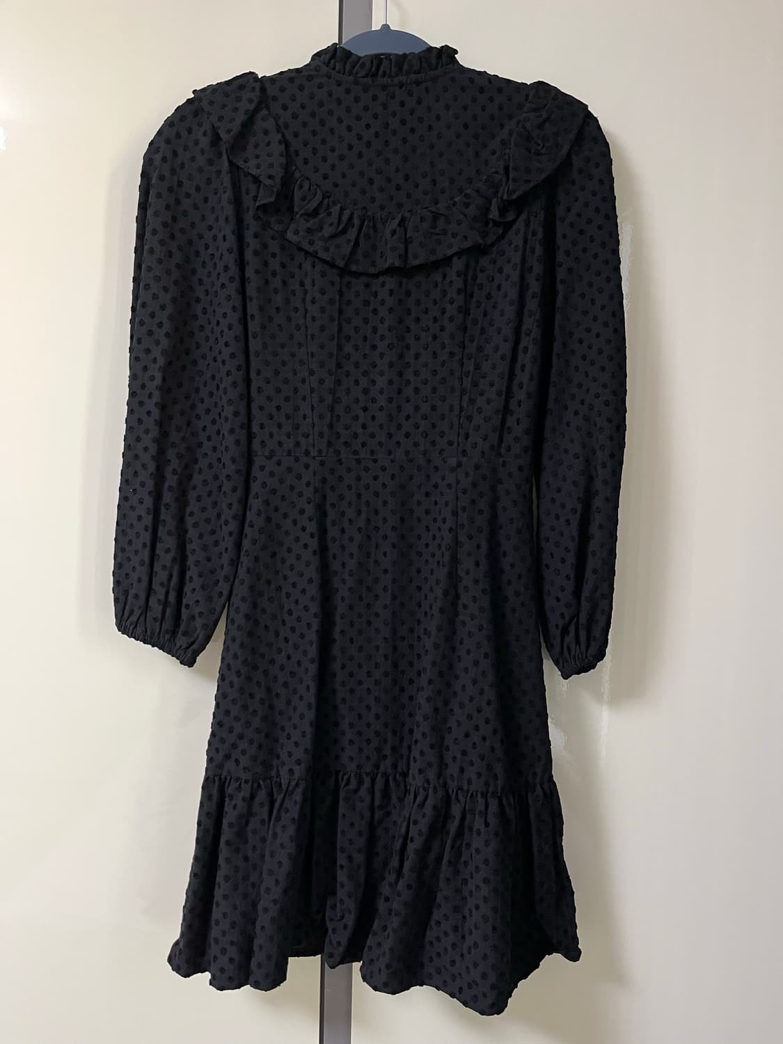 앤아더스토리즈 블랙 도트 원피스 상품이미지2