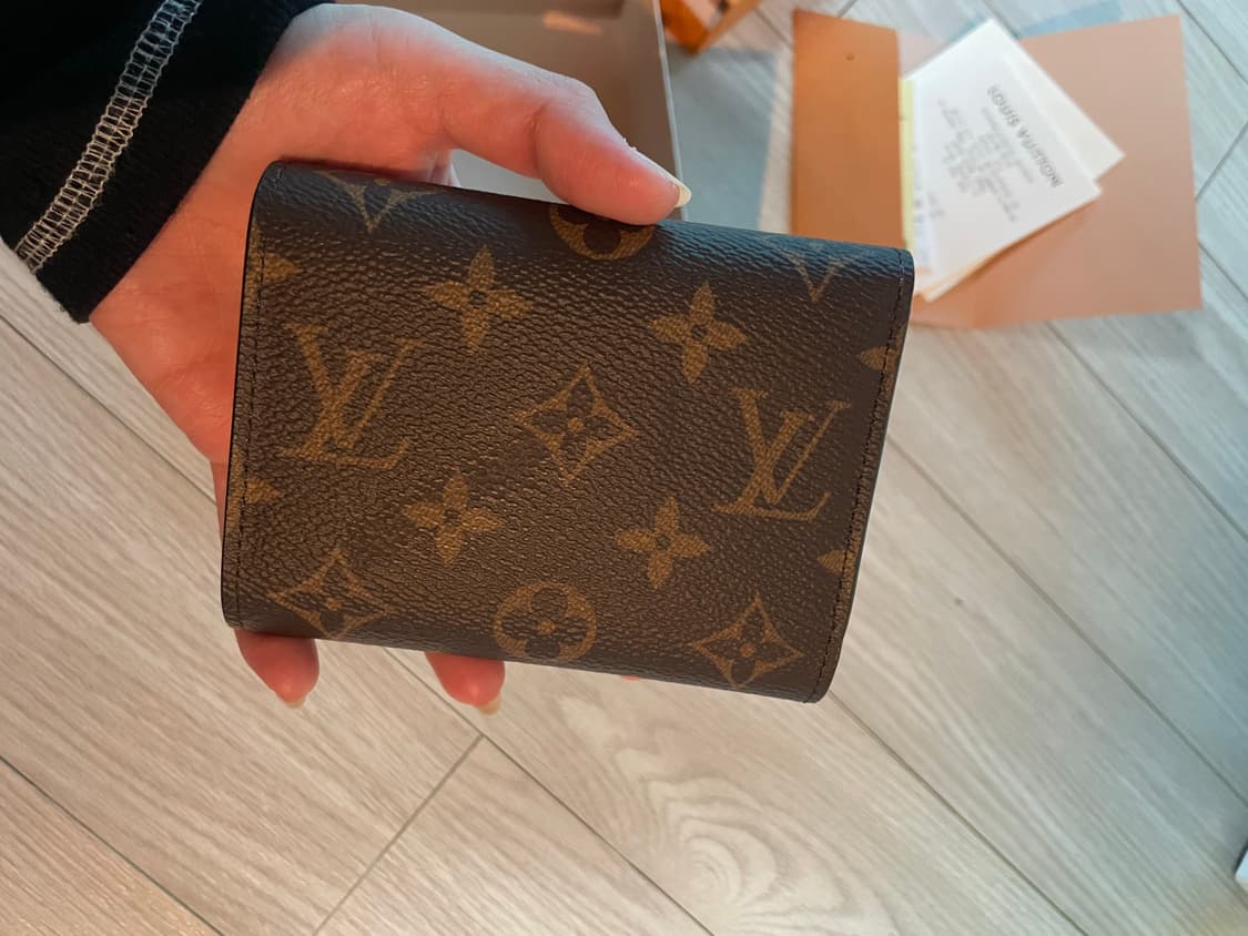 루이비통 빅토린 월렛 모노그램 로즈 발레린 M62360 지갑 판매합니다 상품이미지5