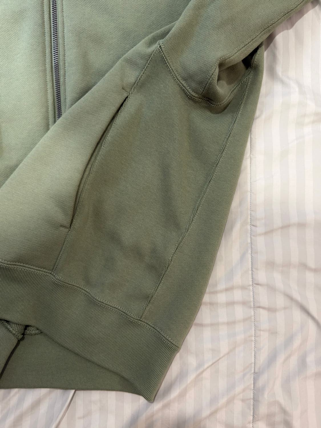 유니클로 jw앤더슨 후드집업 상품이미지5