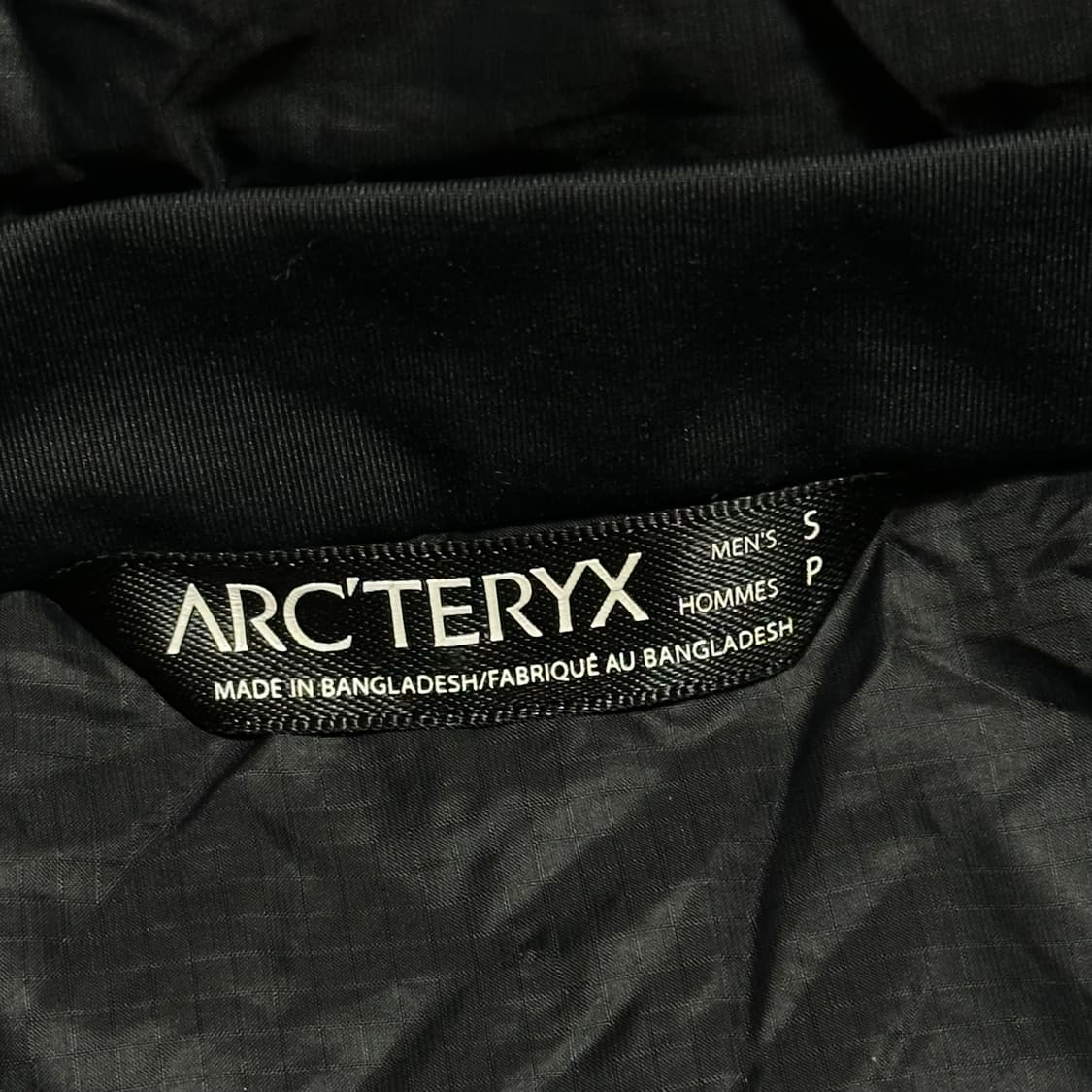 S 아크테릭스 블랙 나일론 점퍼 상품이미지4