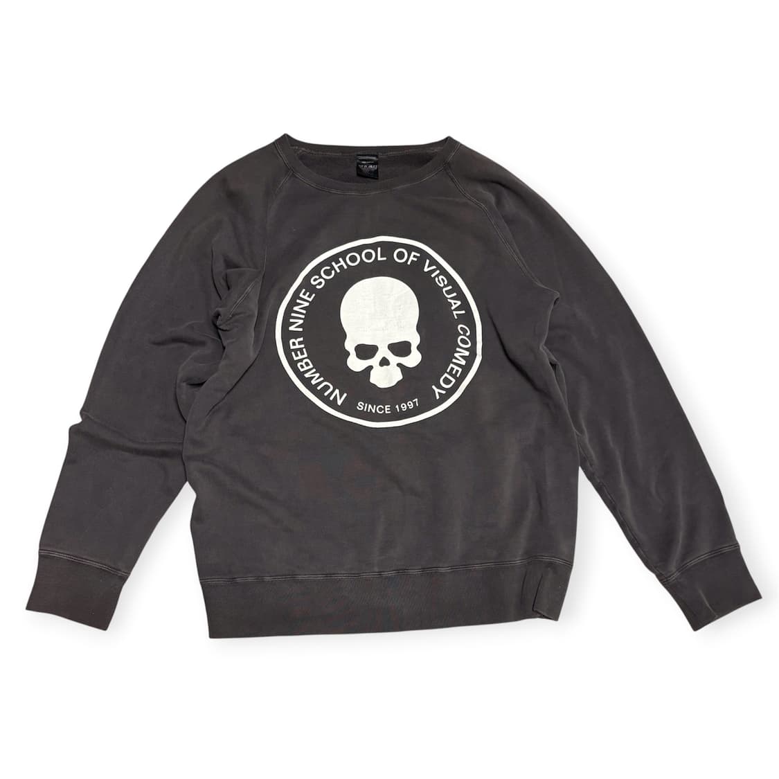 넘버나인 school of visual comedy 맨투맨 상품이미지1