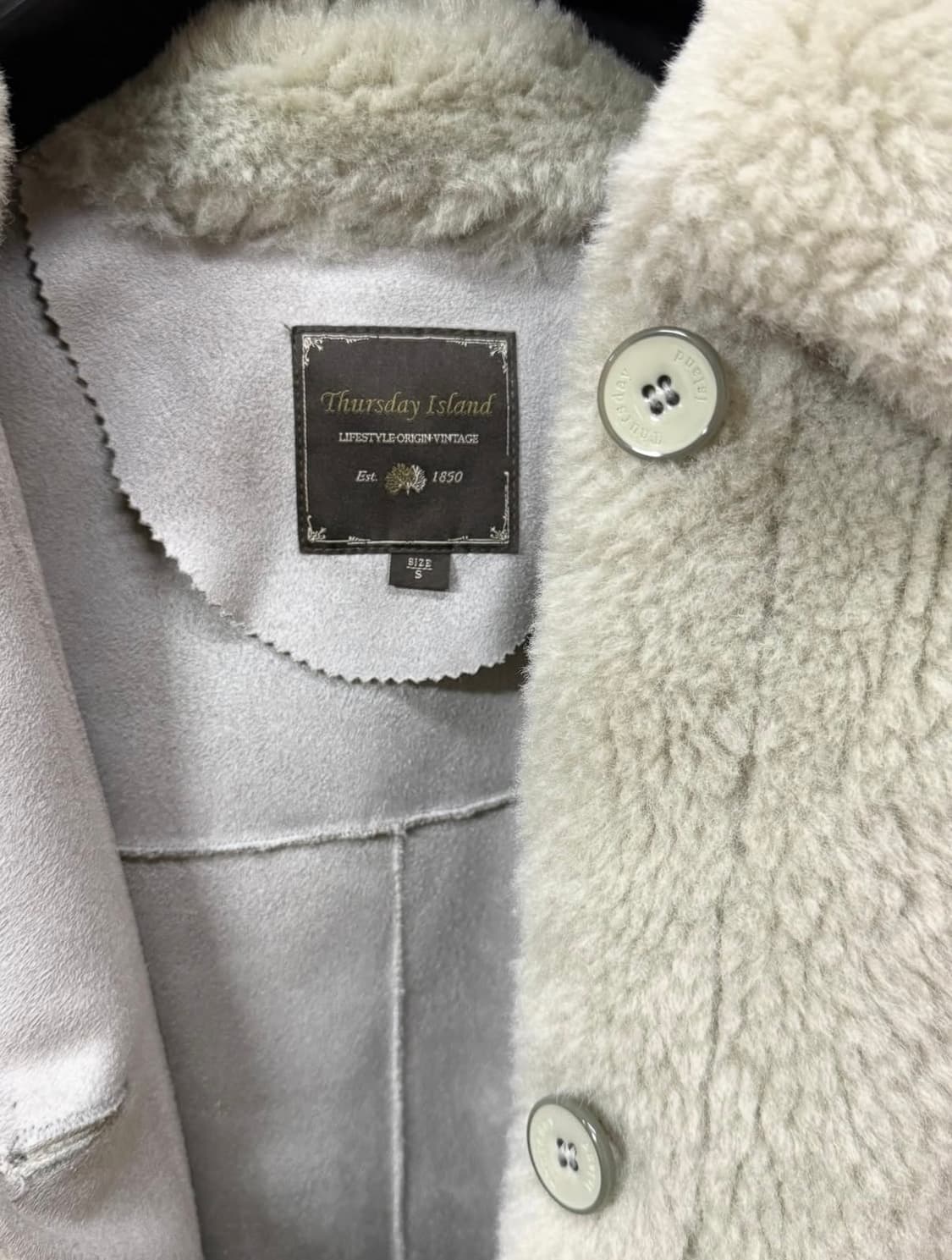 써스데이 아일랜드 퍼 자켓 상품이미지4