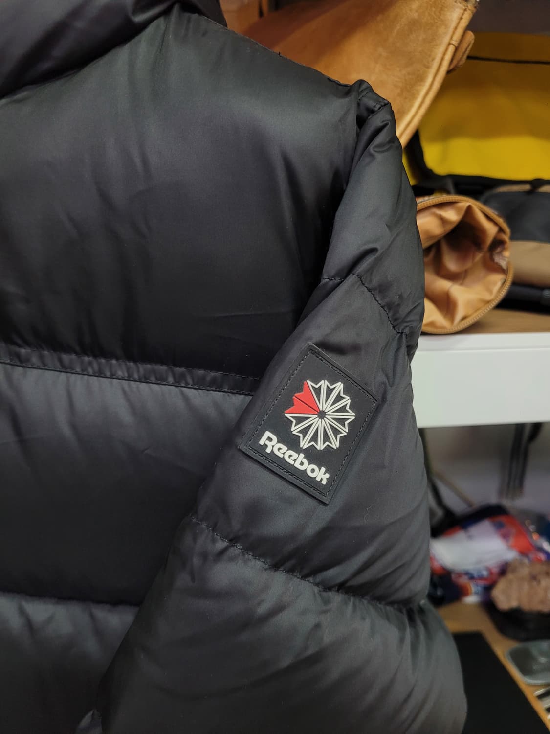 Reebok 리복 블랙 후드 롱 패딩 오리털 점퍼 상품이미지3