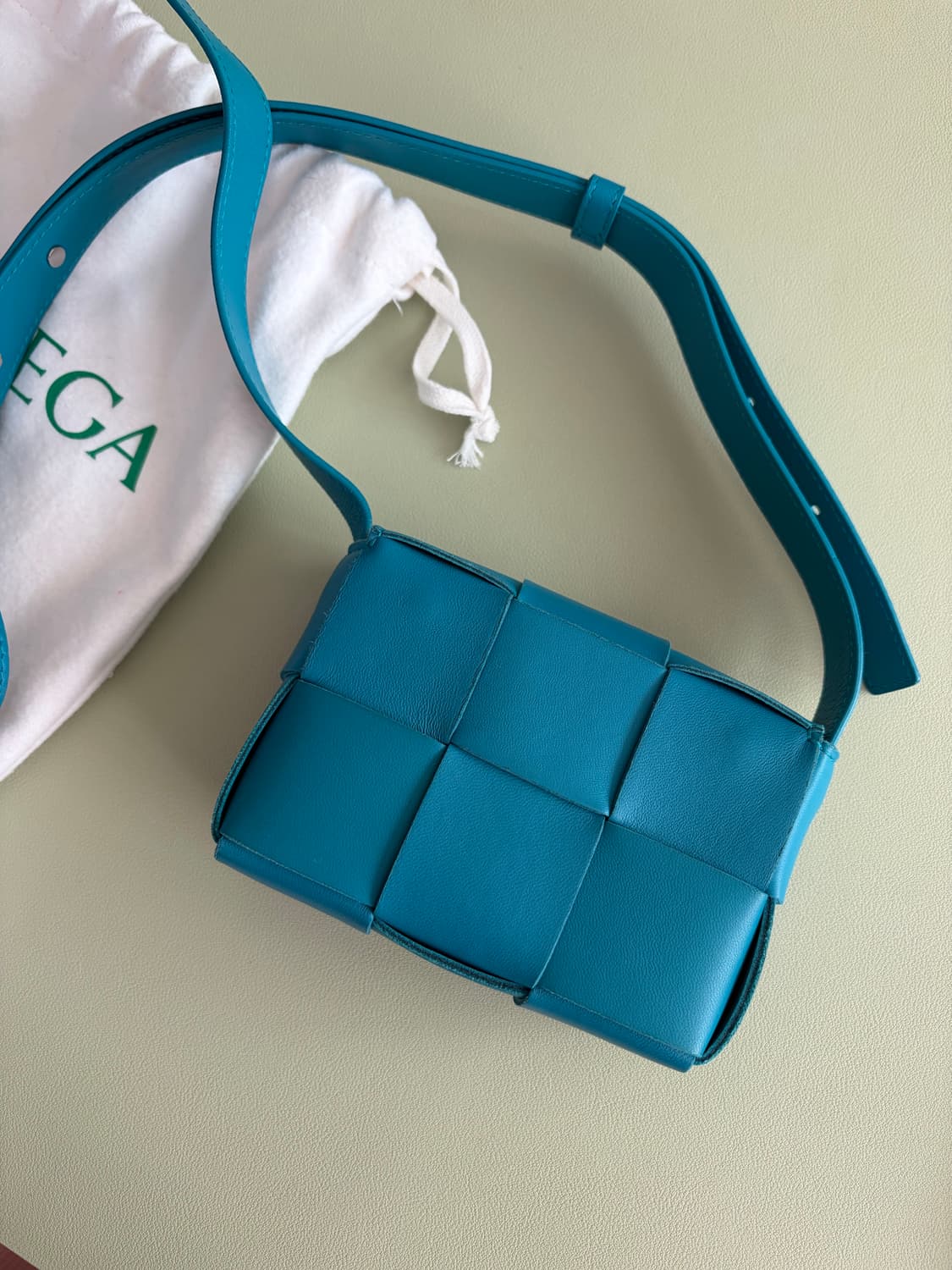 보테가베네타 미니 카세트백 mermaid 컬러 상품이미지3