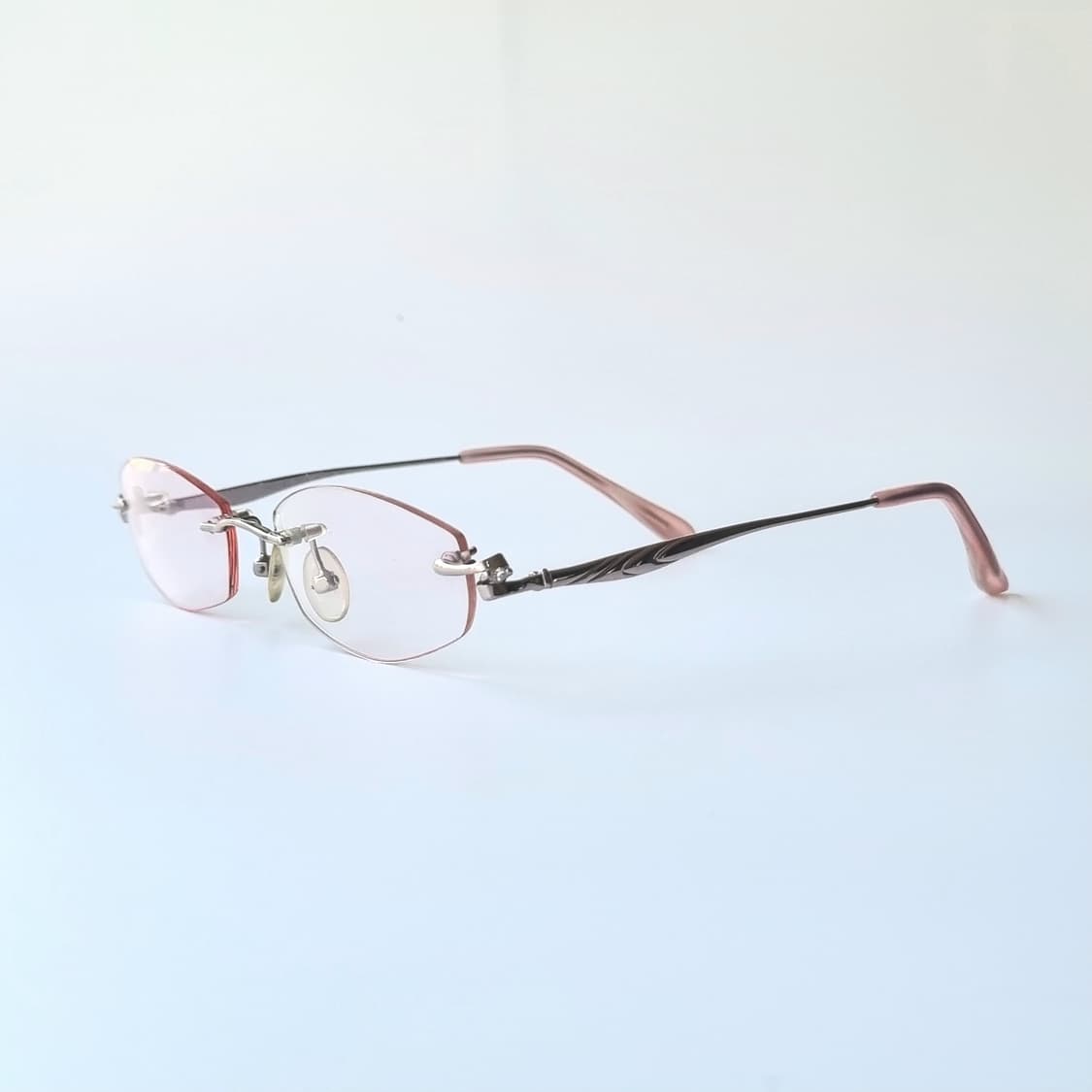 데드스탁 옆모습까지 완벽한 무테 안경테  1517 상품이미지3