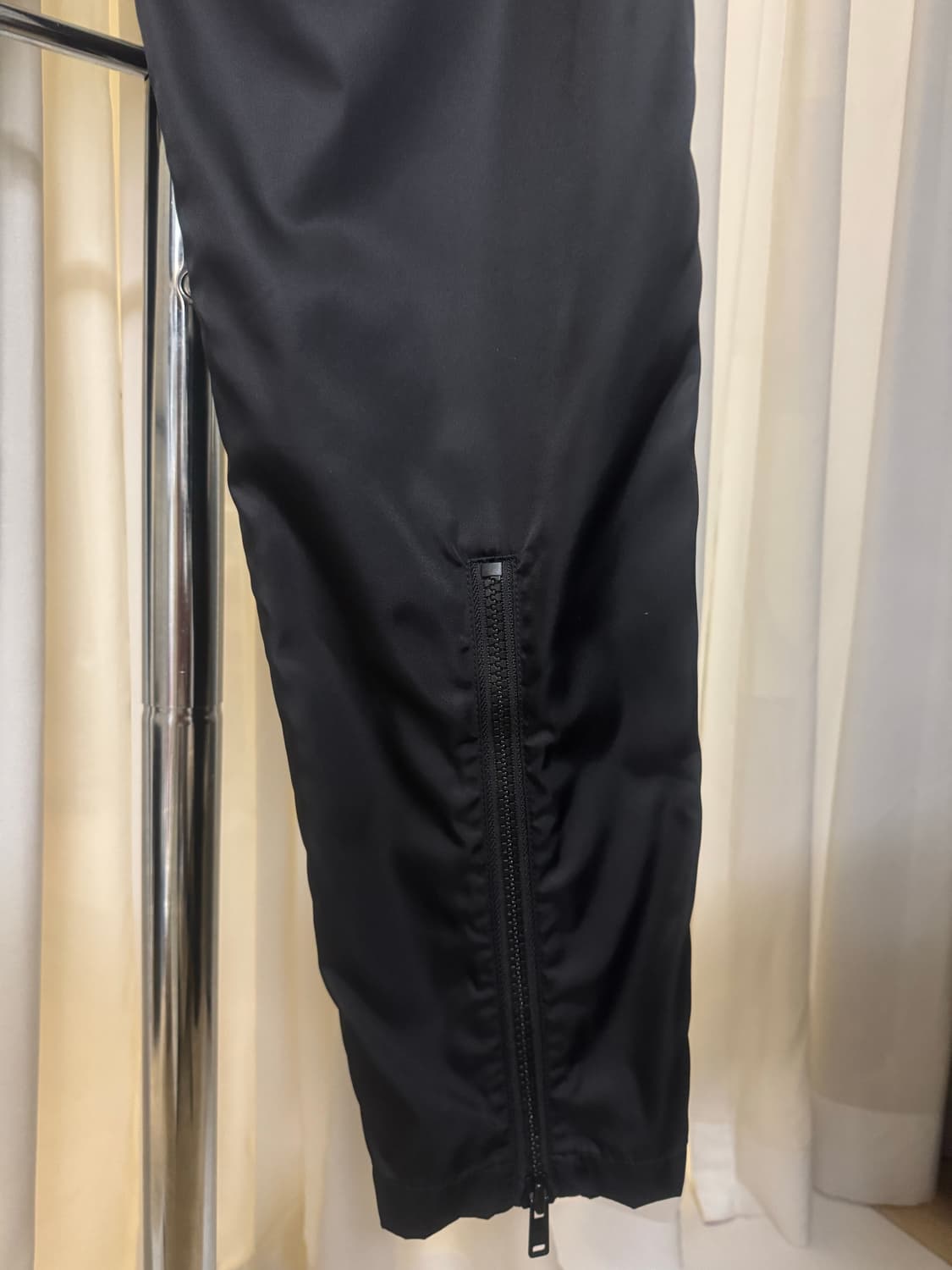 프라다 PRADA 나일론 팬츠 SPHO9 S192 19FW 테이퍼드 44 상품이미지8