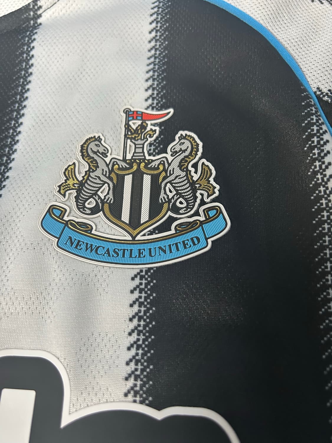 25/26 뉴캐슬 홈 어센틱 유니폼 상품이미지4