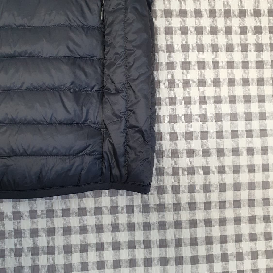유니클로 오리털 경량패딩 베스트 남자95 상품이미지4