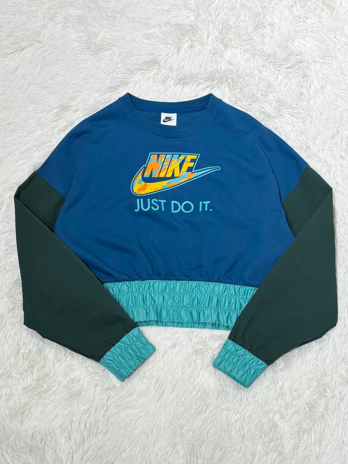 나이키 크롭 맨투맨 상품이미지3