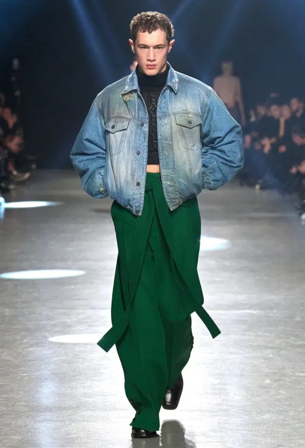 Egonlab 25ss 디스트레스 데님 크롭봄버 자켓 상품이미지1