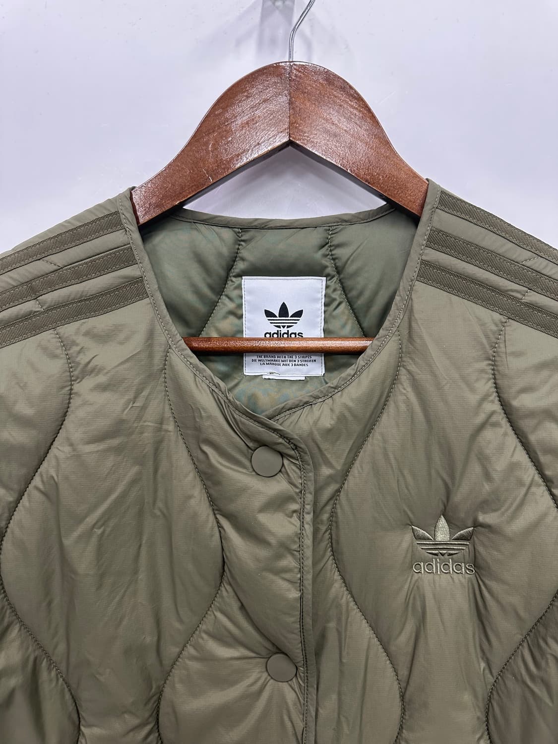 아디다스 카키 퀄팅 패딩 상품이미지2