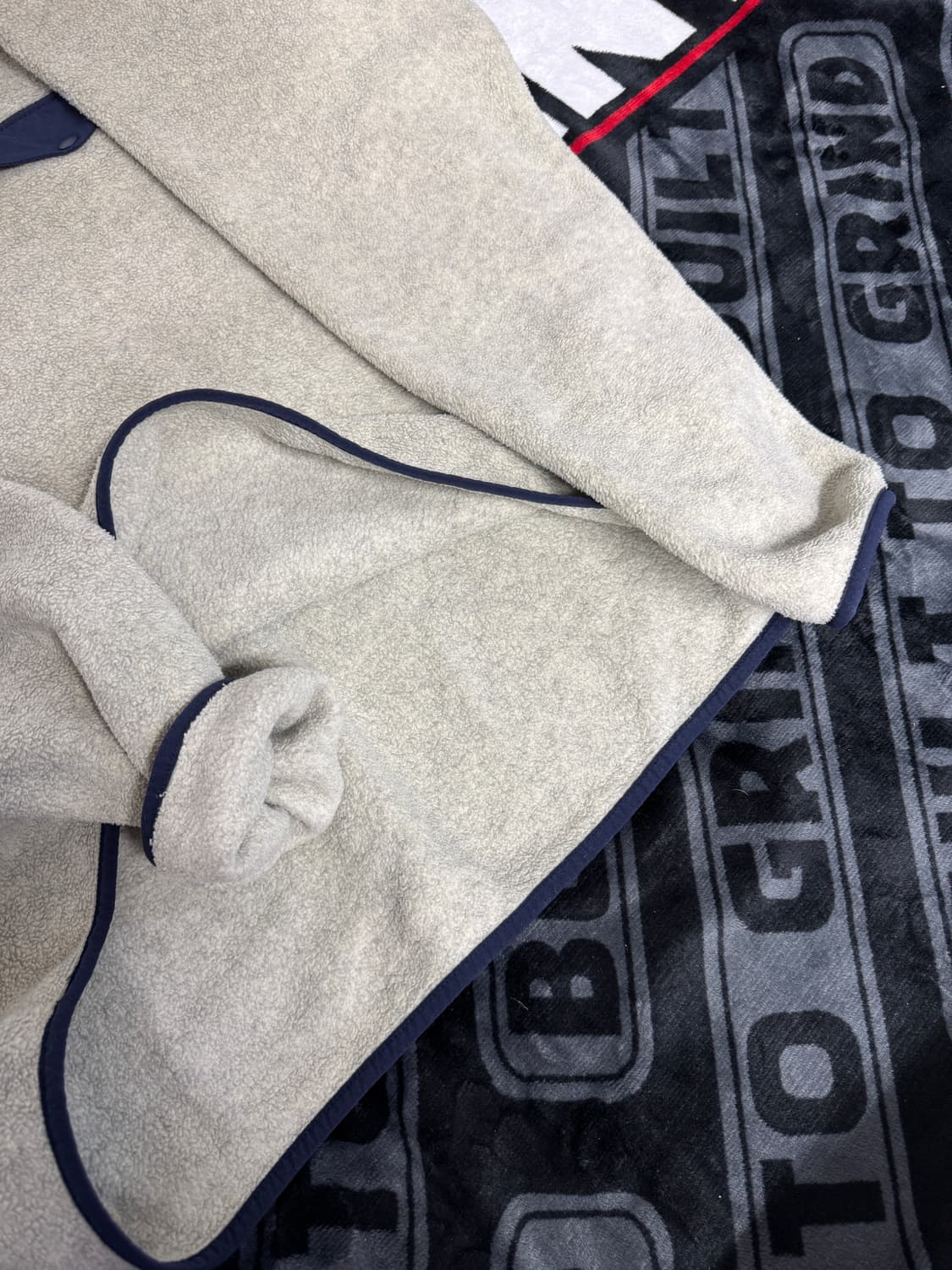 파타고니아 신칠라 스냅 티 풀 오버 헤더 그레이 앤 네이비 상품이미지5