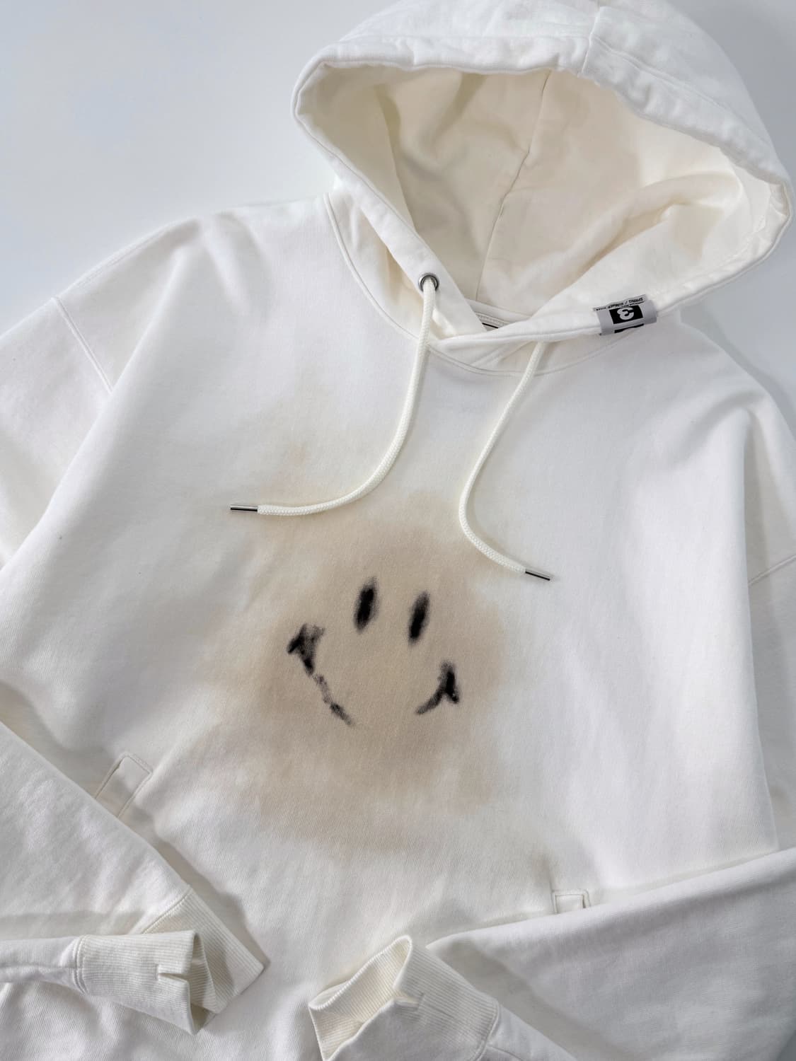 메종 미하라야스히로 24ss 오버핏 스마일리 페이스 스웻 후드 상품이미지3