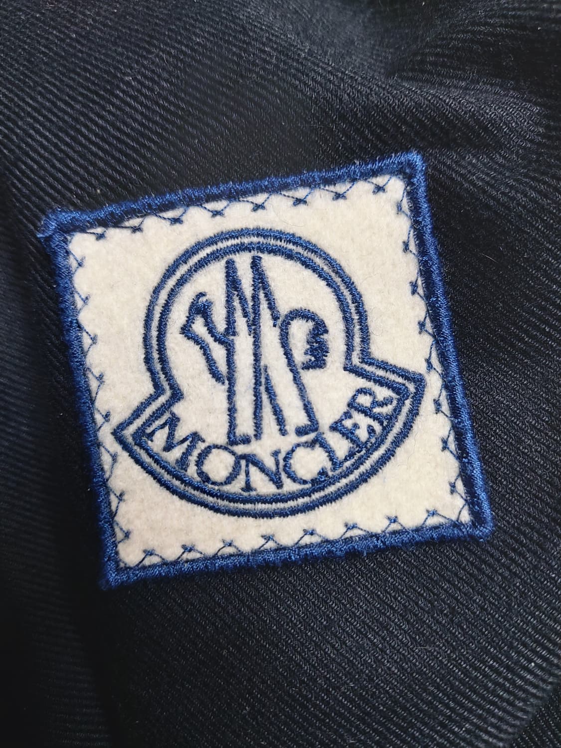 몽클레어 감마블루 금장 남성 퀼팅 구스다운 패딩 자켓 (2사이즈) 상품이미지8