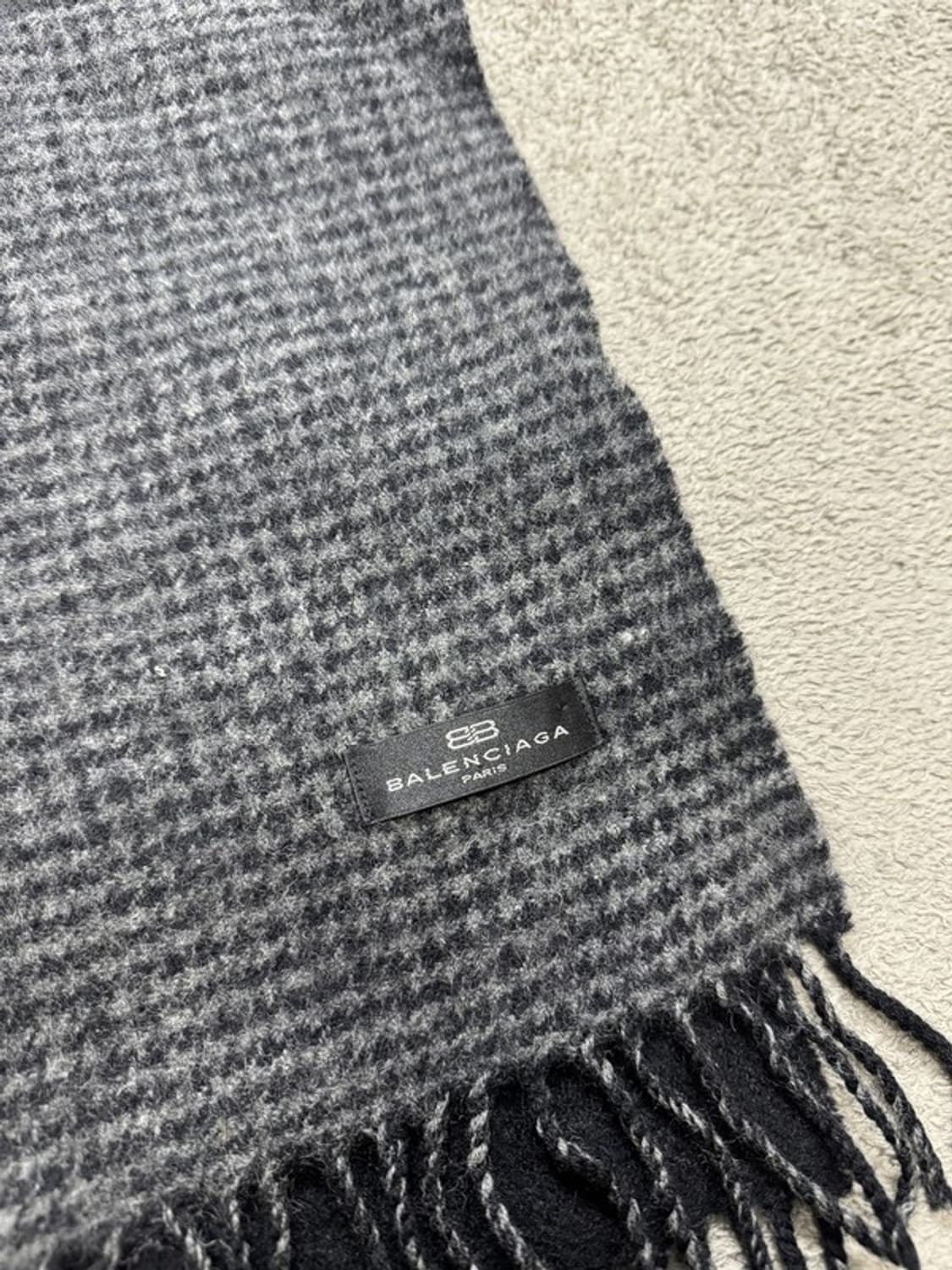 발렌시아가 머플러 상품이미지2