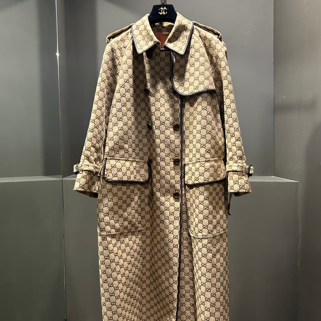 구찌 GG 수프림 트렌치코트 상품이미지3