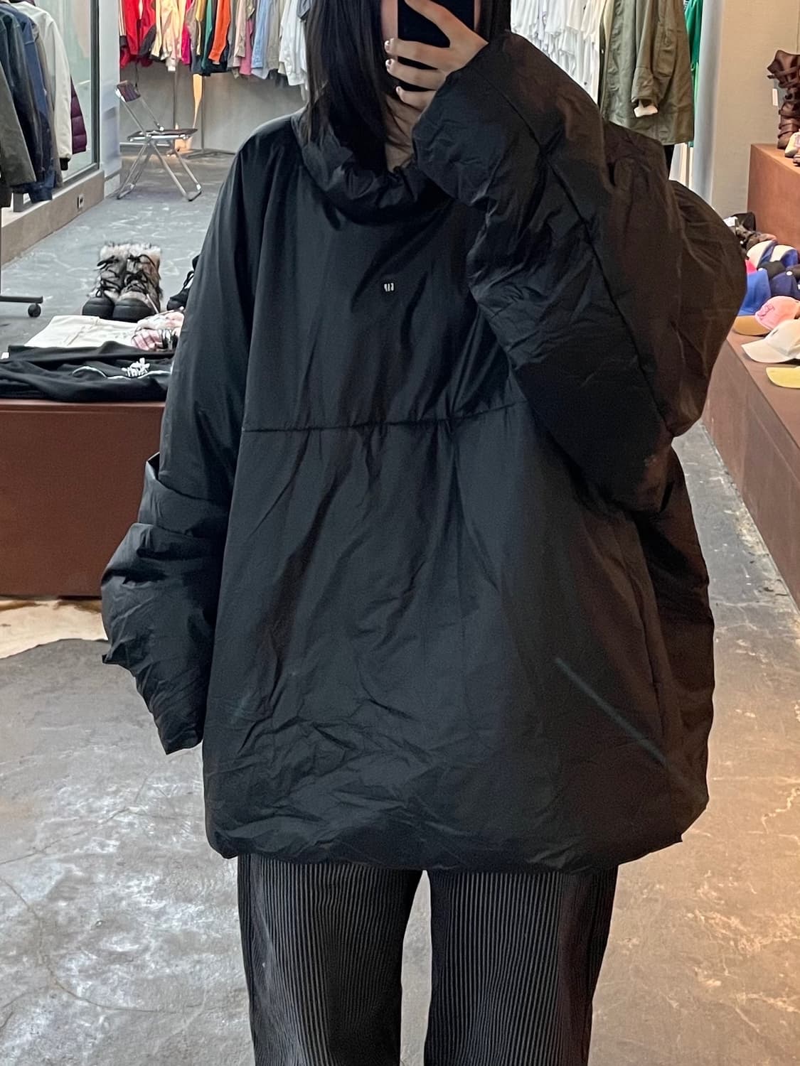 이지갭 엔지니어바이 발렌시아가 모크넥 풀오버 퍼퍼 블랙 H1773 상품이미지1