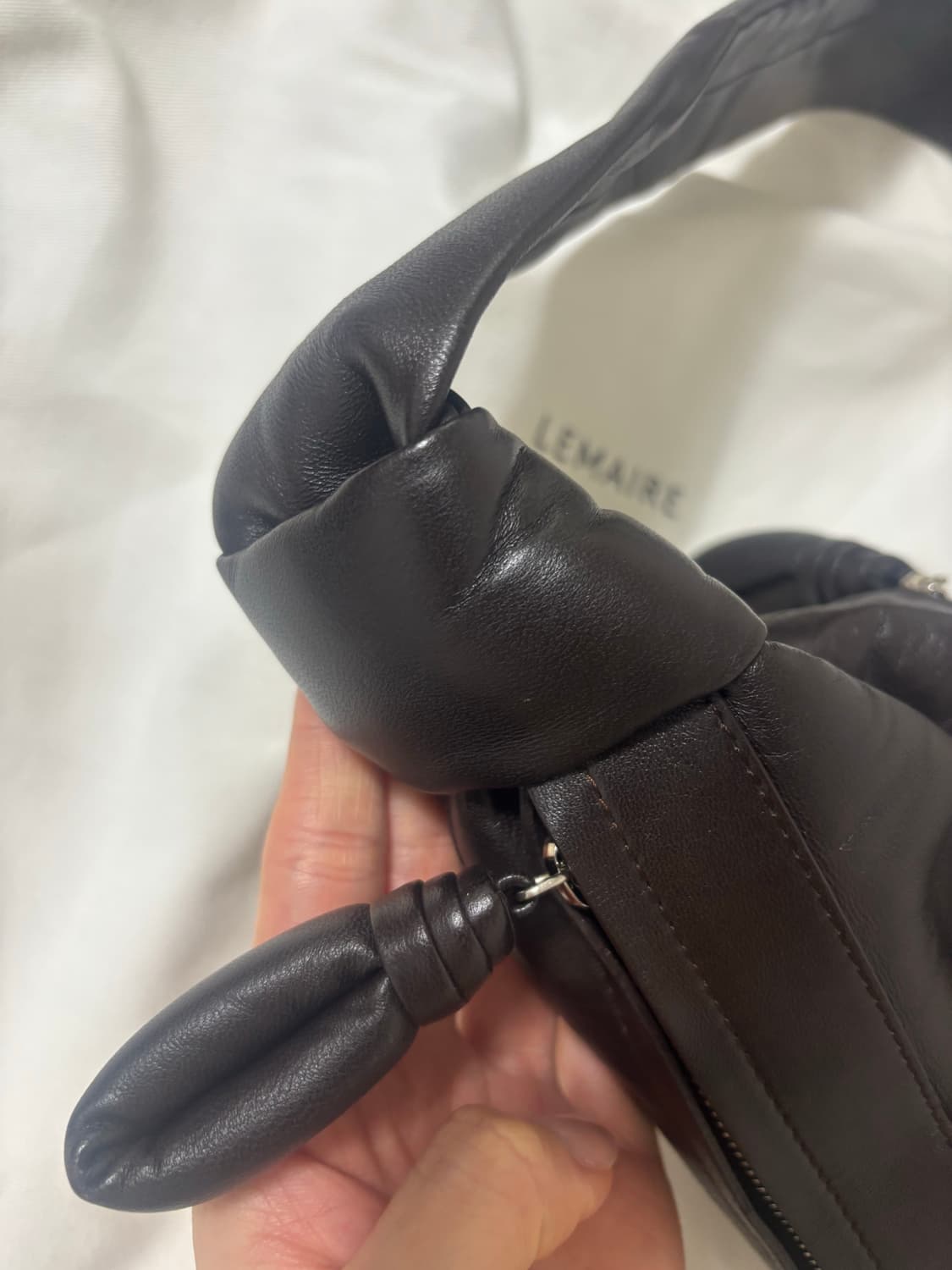 르메르 범백 제니가방 라지사이즈 다크초코 상품이미지4