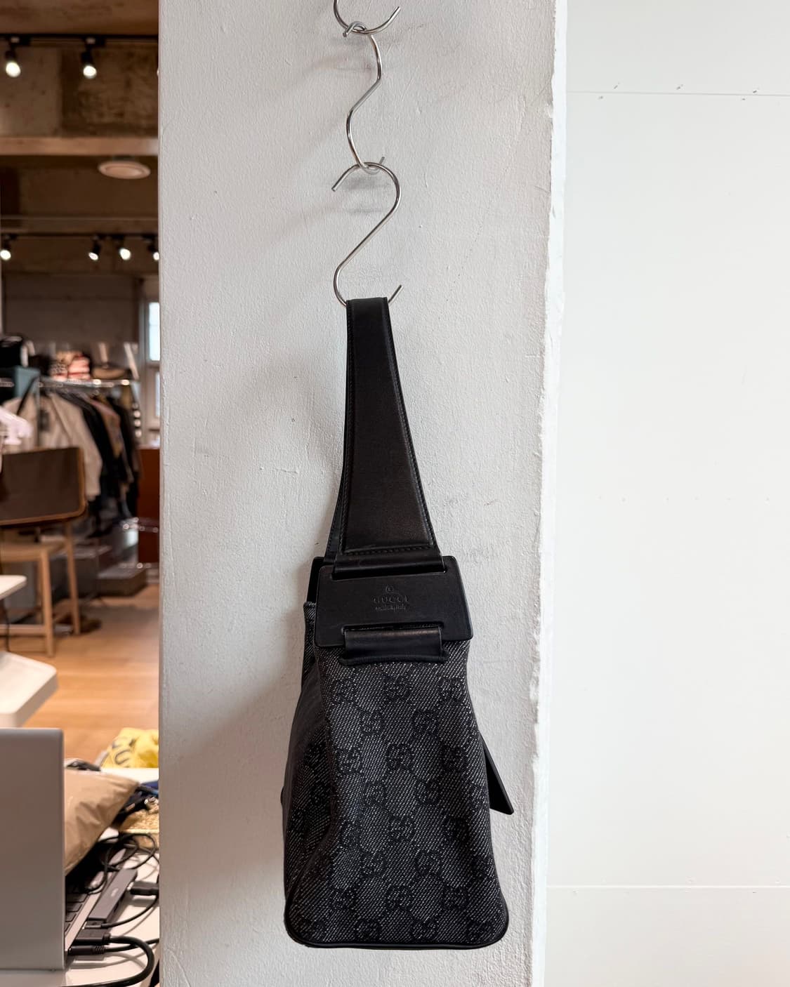 구찌 블랙 캔버스 GG 숄더백  상품이미지6