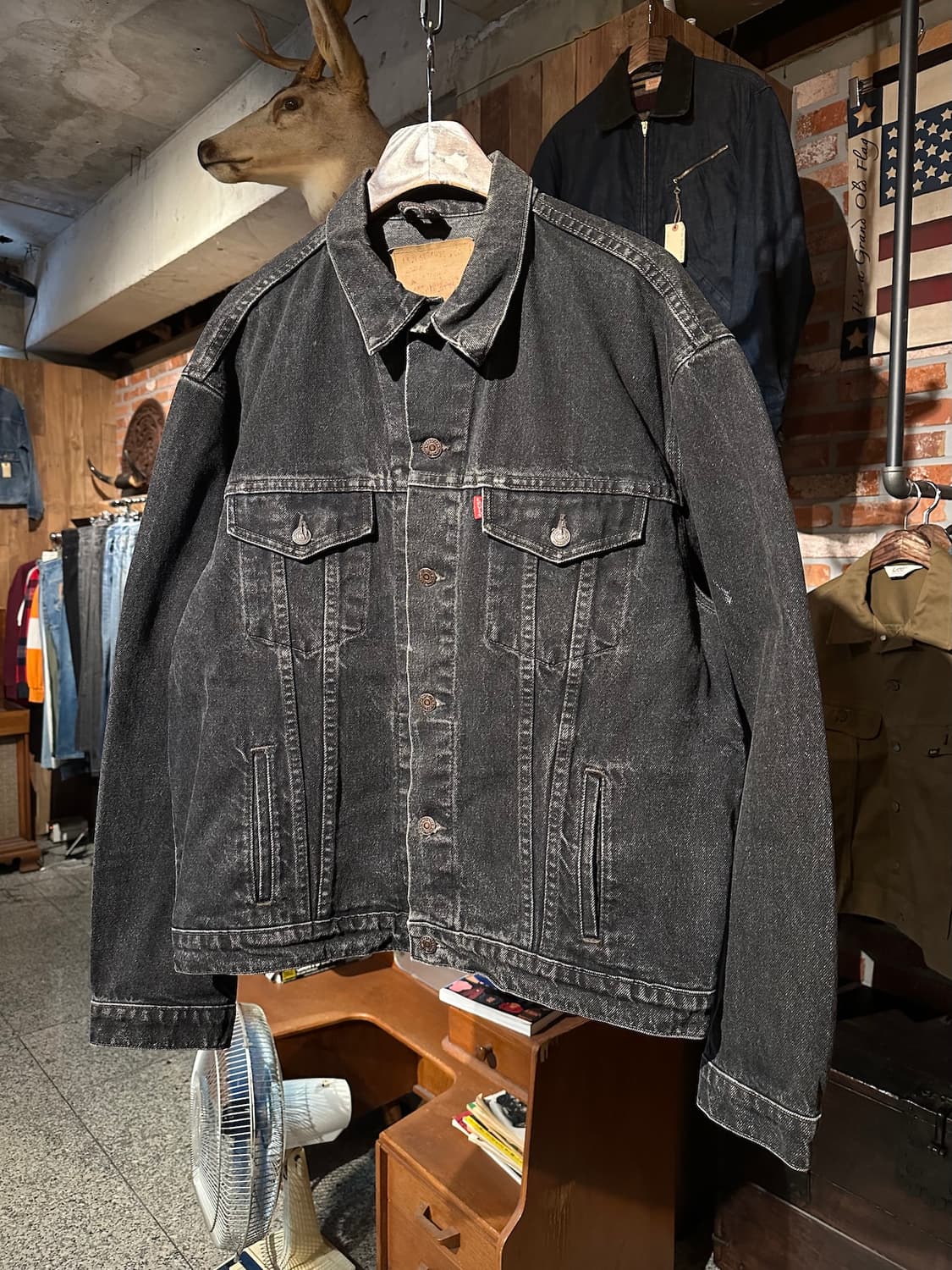90s Vintage Levis 3rd Black Denim Jacket 상품이미지2