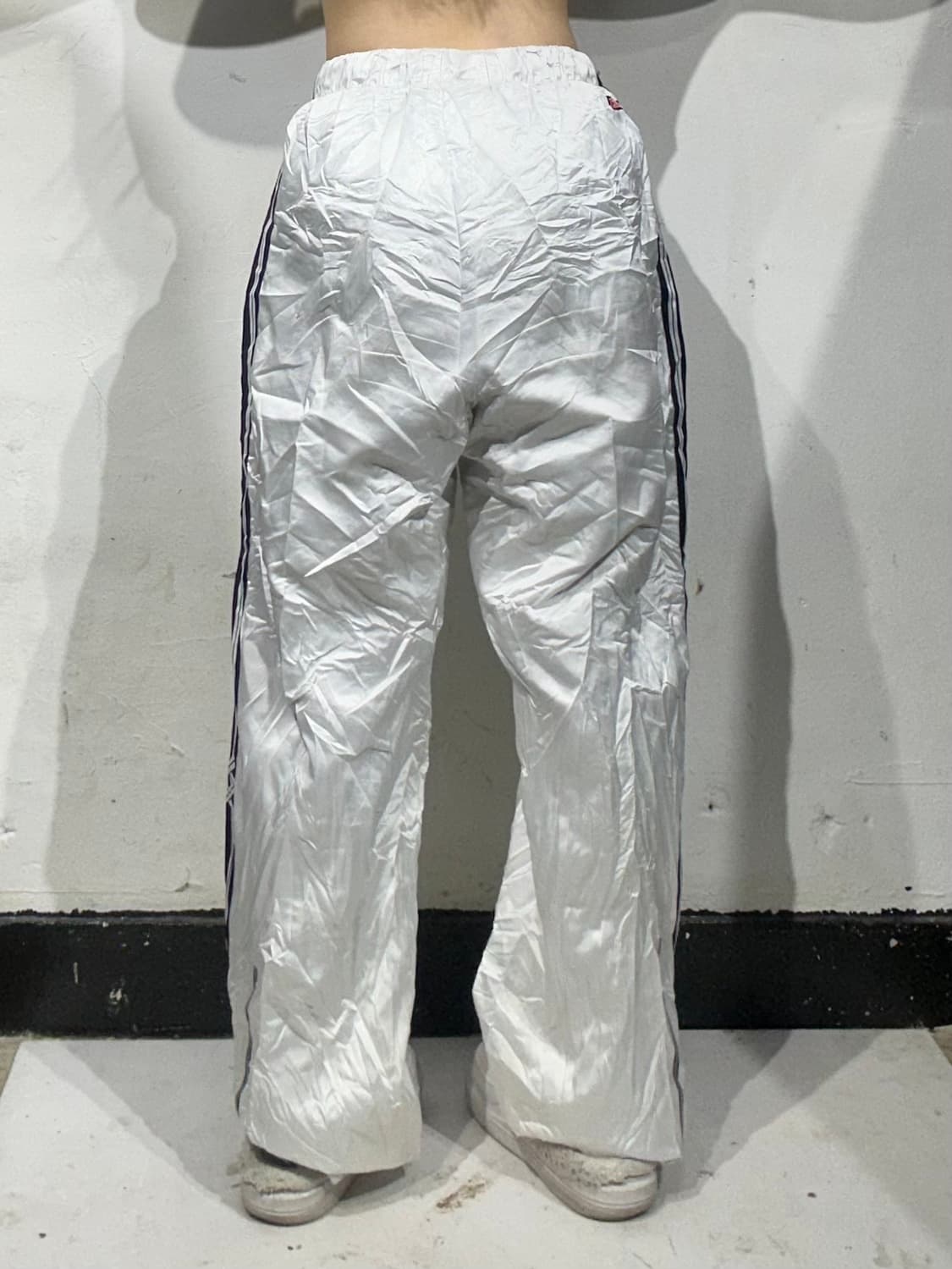 미즈노 화이트 와이드 블랙 사이드 라인 트랙 팬츠 상품이미지3