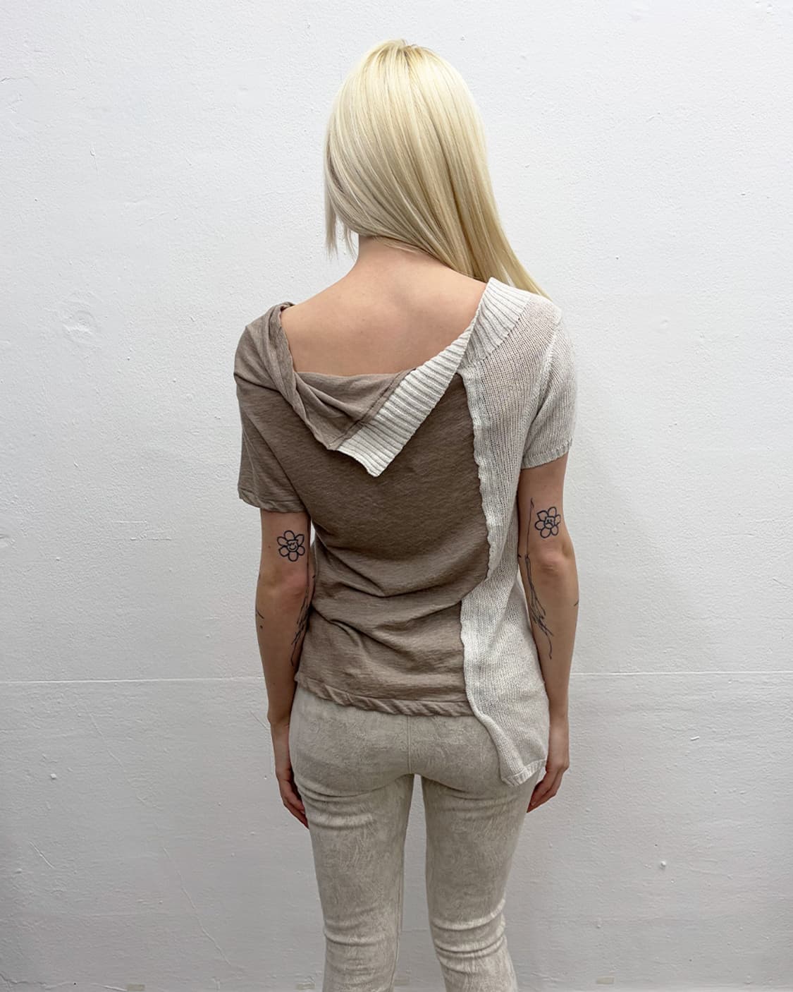 와이즈 비대칭 하프 니트 탑 상품이미지2