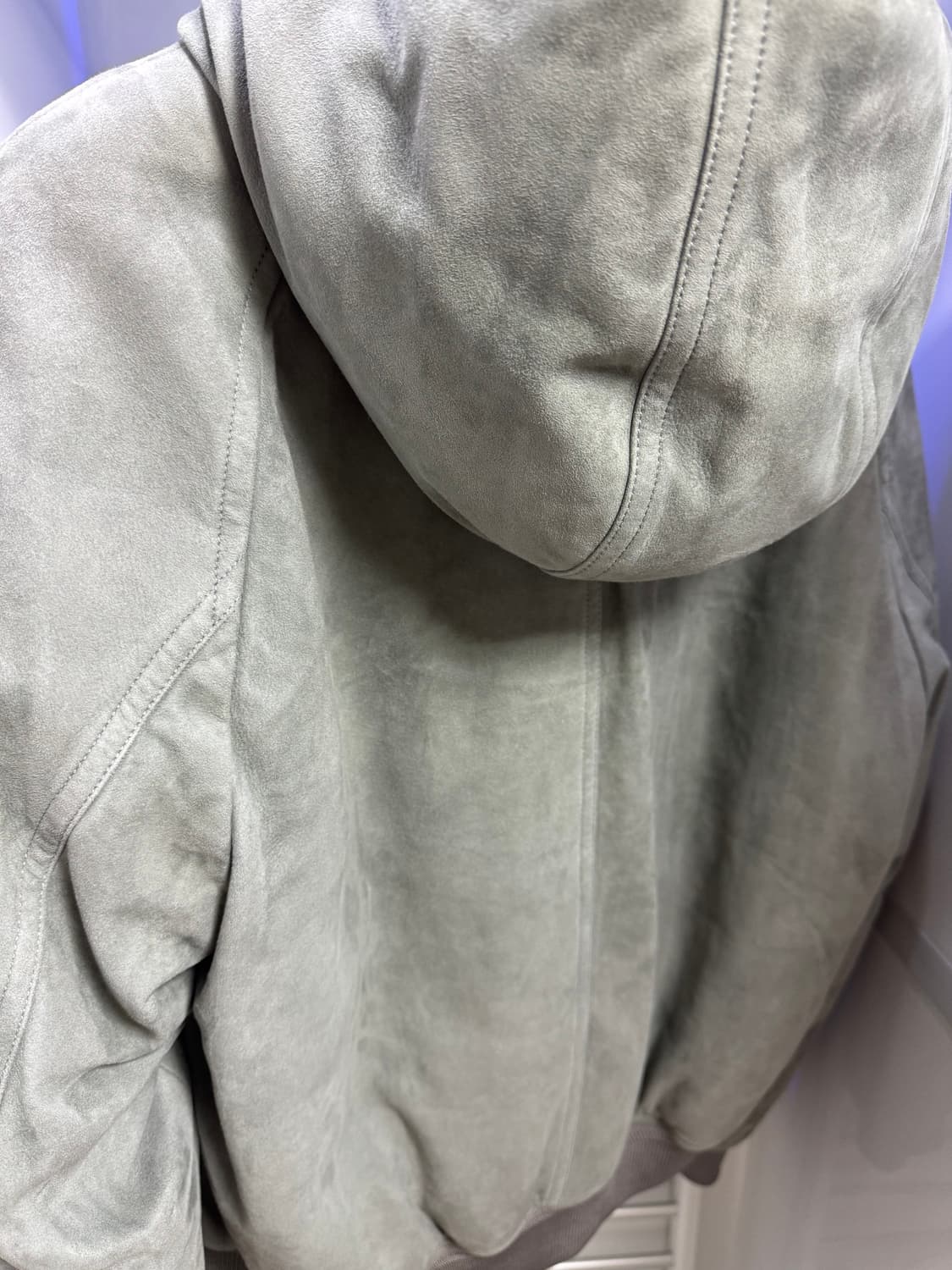 톰포드 스웨이드 후디드 패딩 54 새상품 상품이미지3