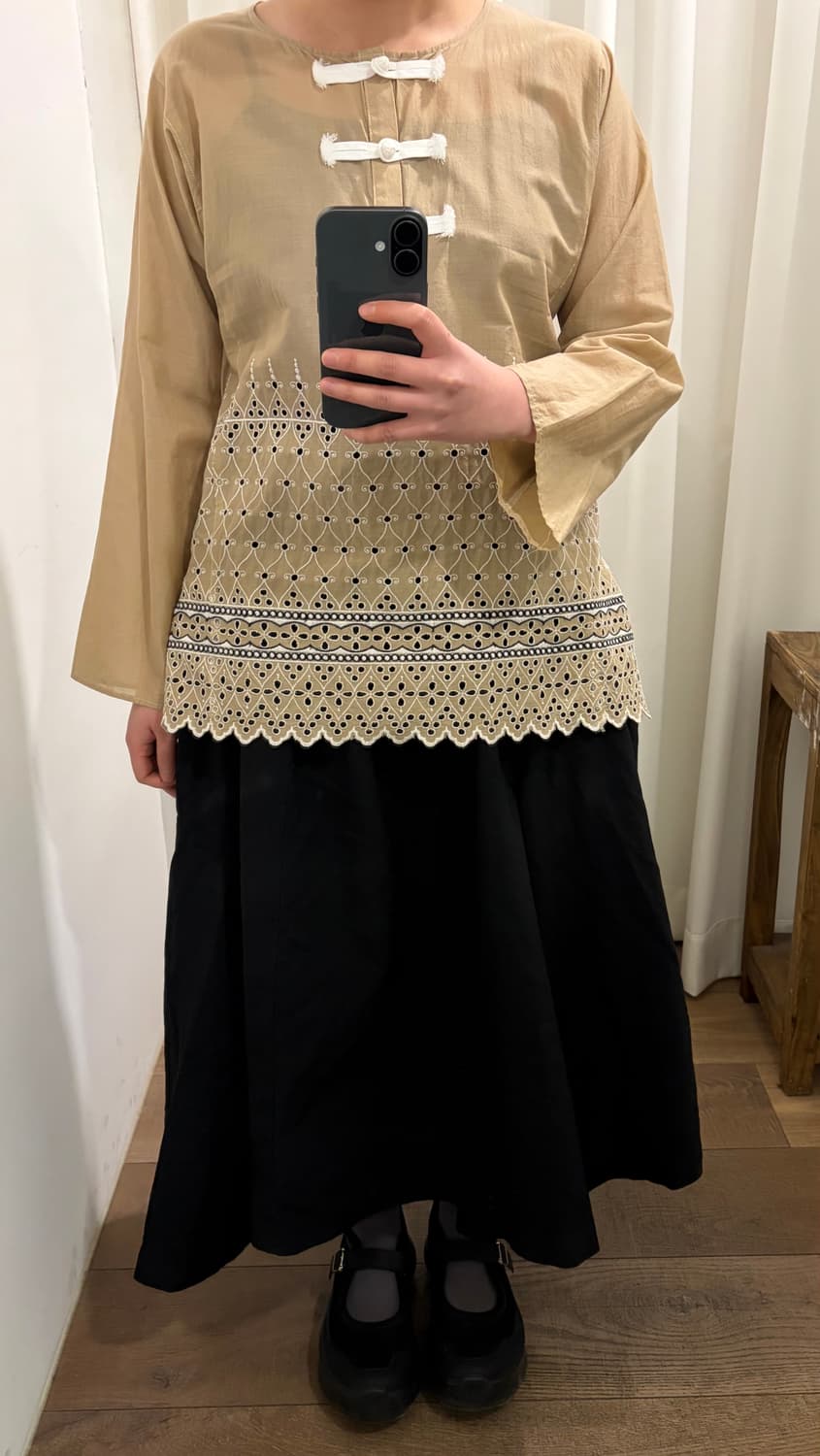 Punching Ethnic Closing Detail Blouse 상품이미지2