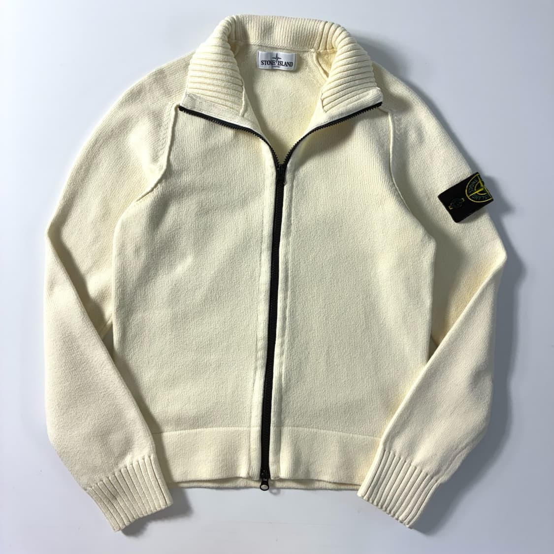 Stone island  스톤아일랜드 투웨이 와펜 아이보리 니트집업  상품이미지1