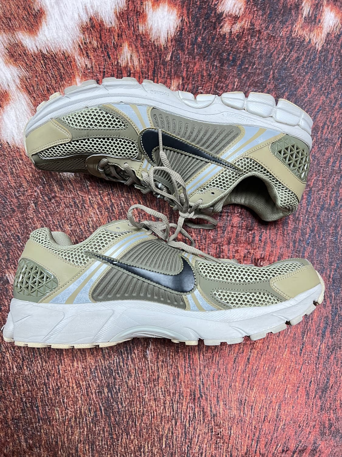 Nike 나이키 줌 보메로 5 뉴트럴 올리브 295mm 상품이미지2
