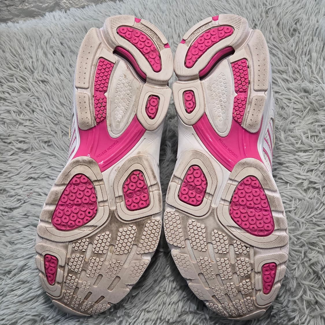 6q-27:아디다스 쿠션 러닝화 화이트-핑크 (240)-상태굿 상품이미지9