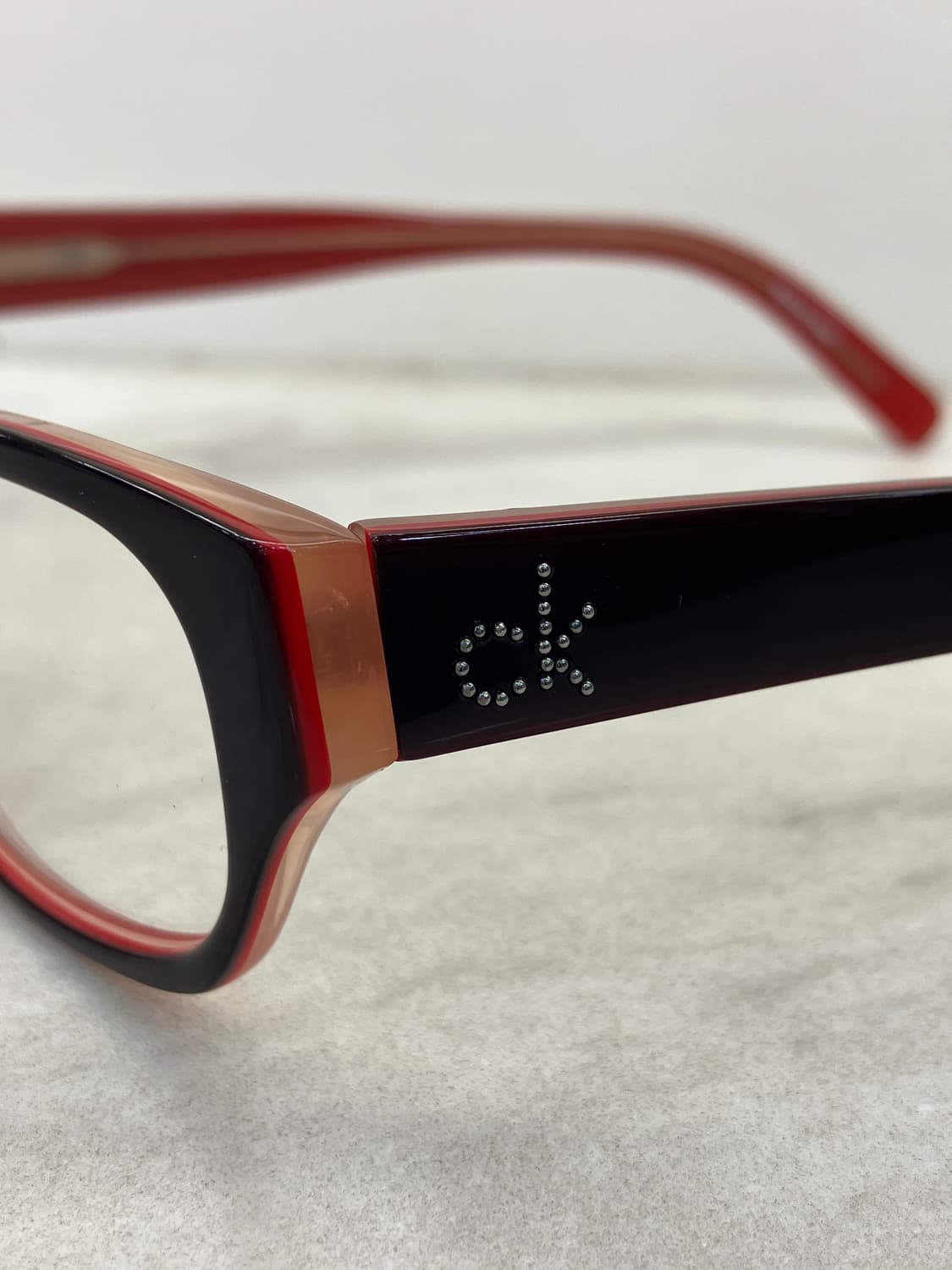 캘빈클라인 블러드 레드 소프트 스퀘어 뿔테 안경 상품이미지8