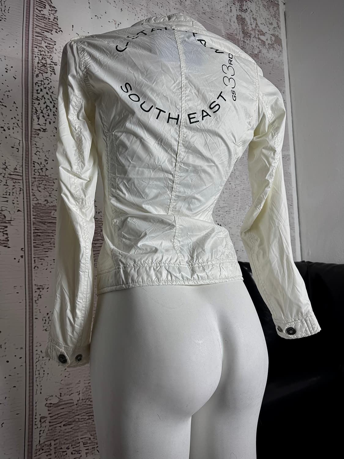 Slim-Fit Zip-Up Jacket 상품이미지4