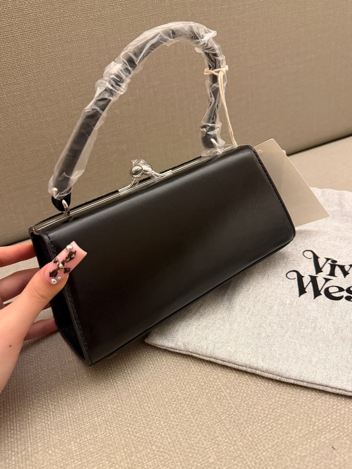 새상품) 비비안웨스트우드 대대장 스퀘어핸드백 상품이미지7