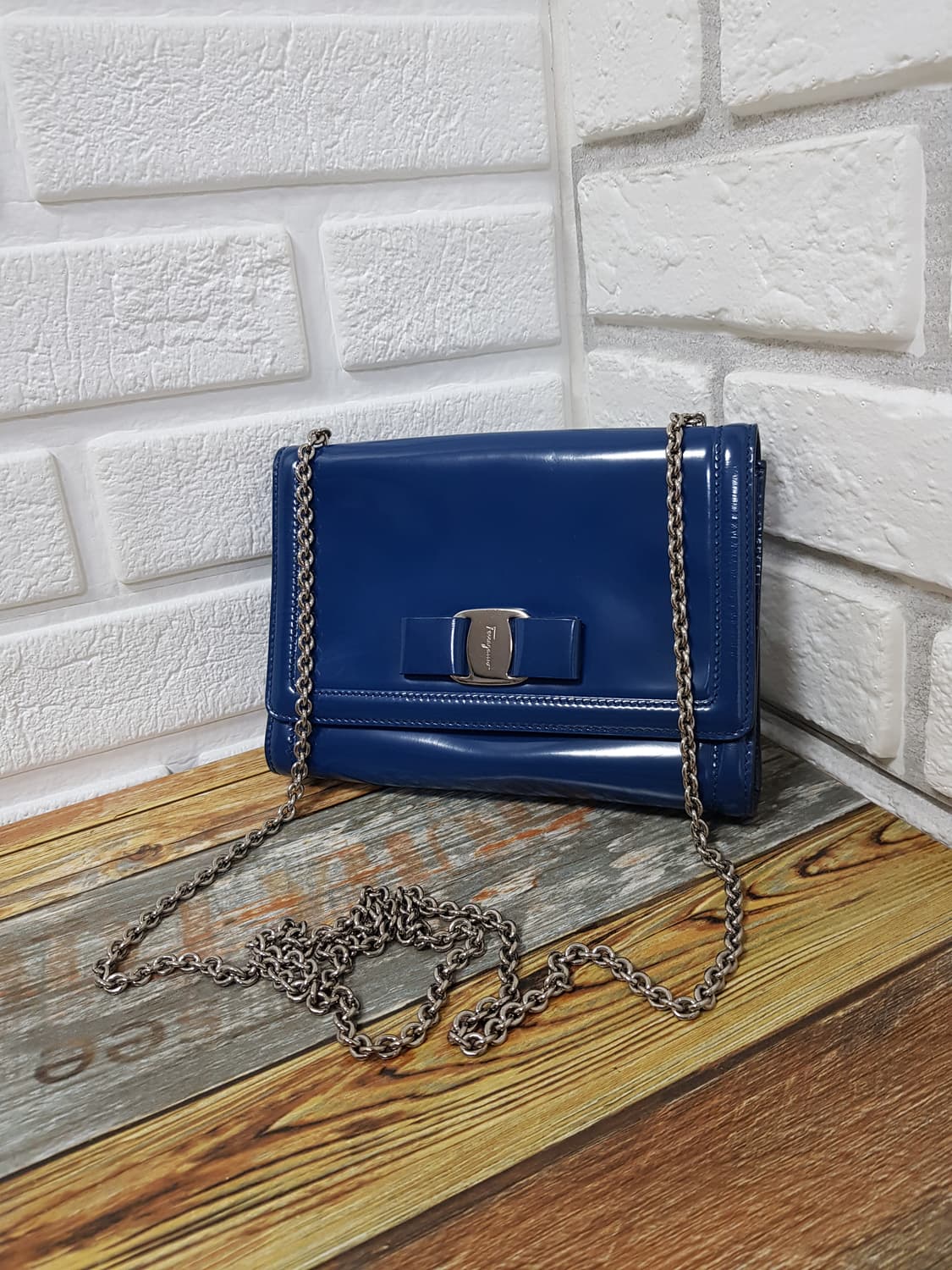 [정품] 페라가모 바라 페이던트 체인 미니크로스백 상품이미지1