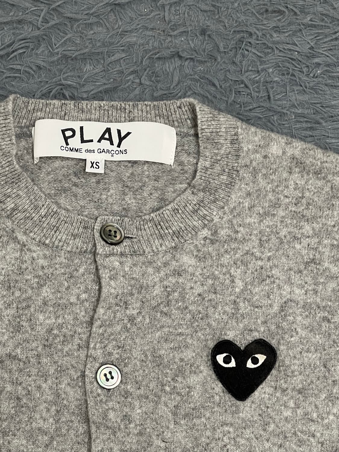꼼데가르송 블랙 하트로고 그레이 가디건xs 상품이미지3