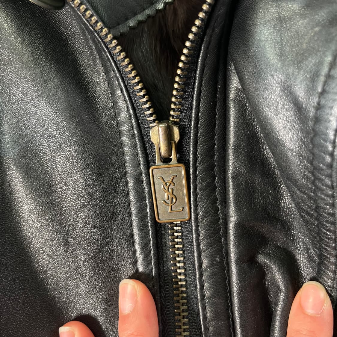 100 입생로랑 투웨이 퍼카라 램스킨 가죽 자켓 상품이미지6