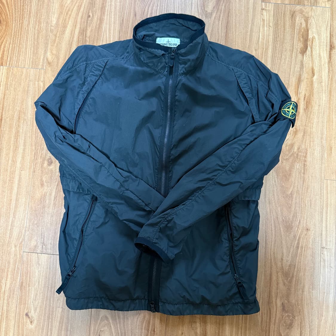 [L] 스톤아일랜드 라미 벨루어 바람막이 상품이미지1