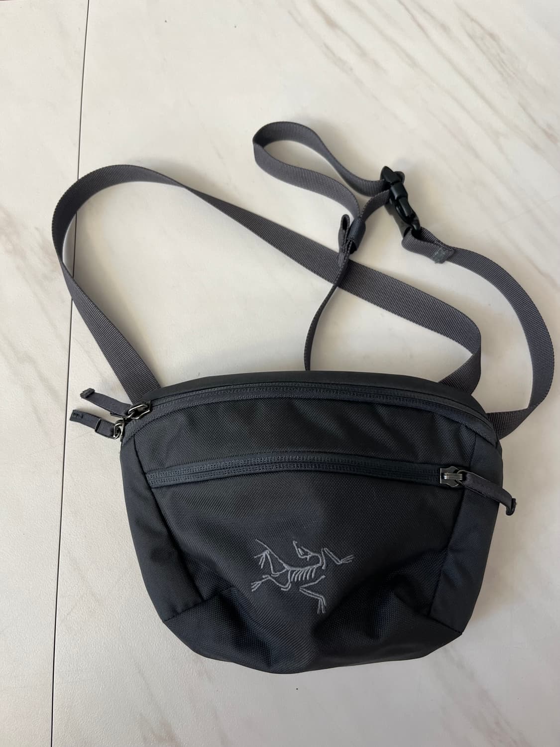 아크테릭스 맨티스1 웨이스트백 그래파이트 상품이미지2