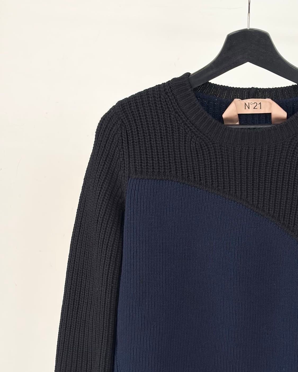 N21 블랙 네이비 골지 니트 스웨터  상품이미지2