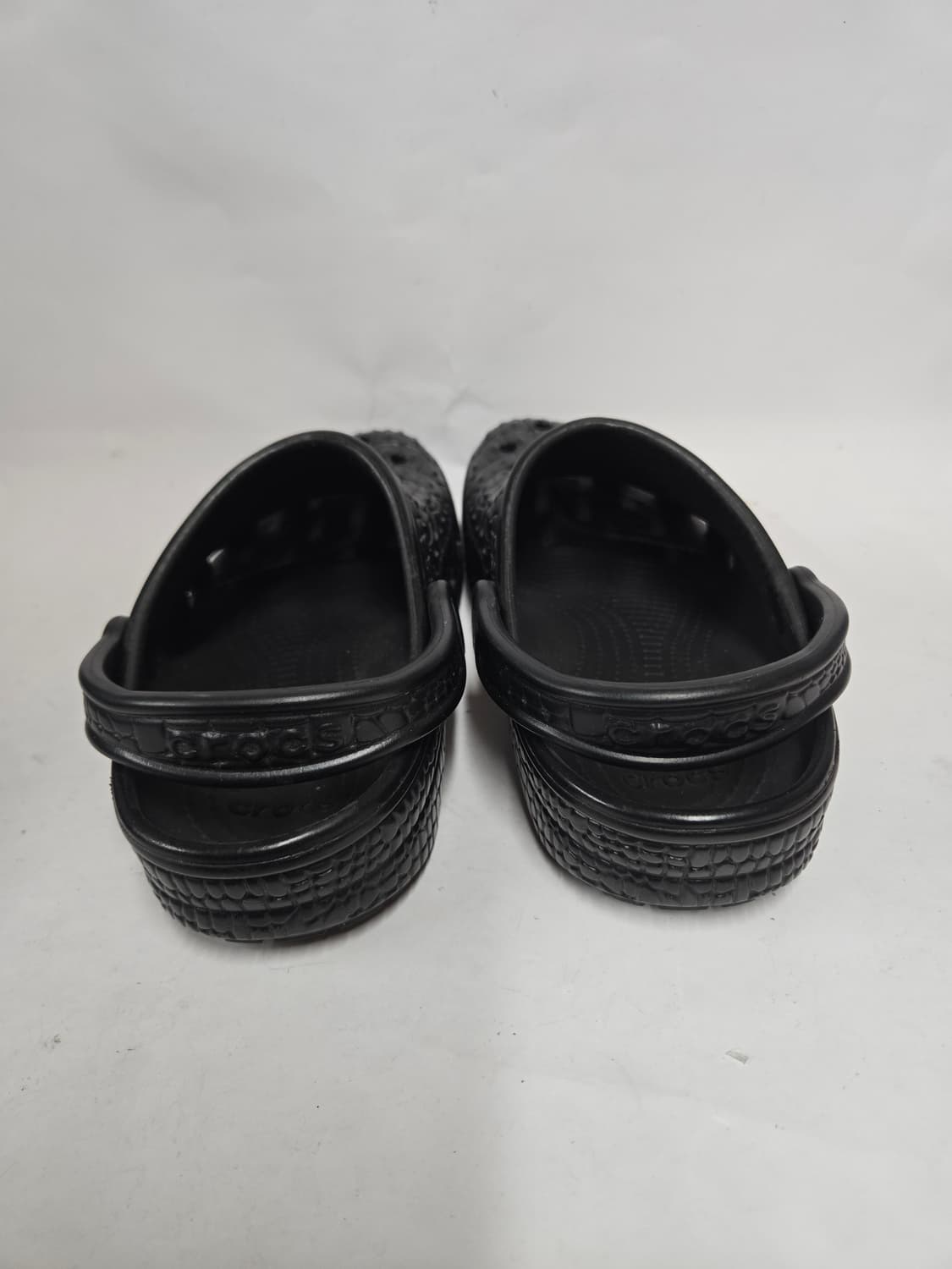 새신발)크록스  클래식 메탈릭 크록스킨 클로그 250 W8/M6 상품이미지4