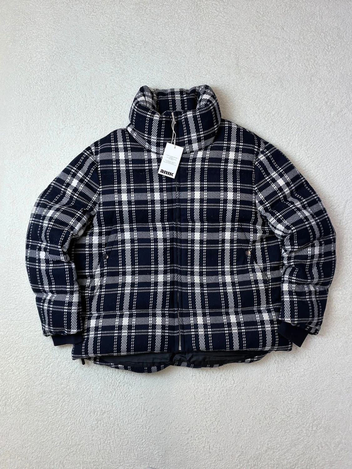 시스템옴므 19FW 양가죽 패치드 체크 덕다운 패딩 PN6010    상품이미지1