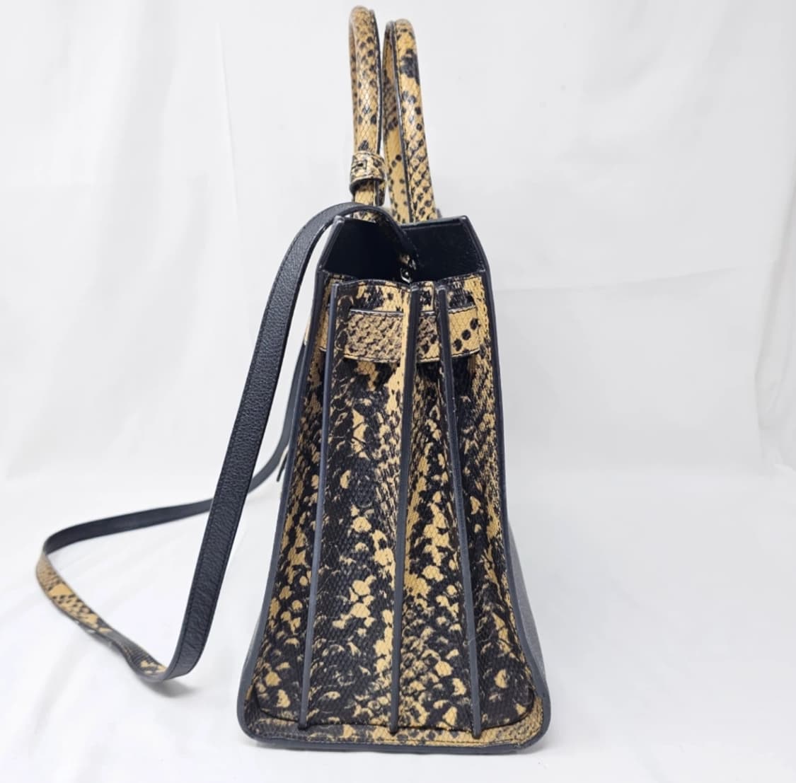 생로랑 세인트로랑 블랙 뱀피 핸드백 상품이미지4