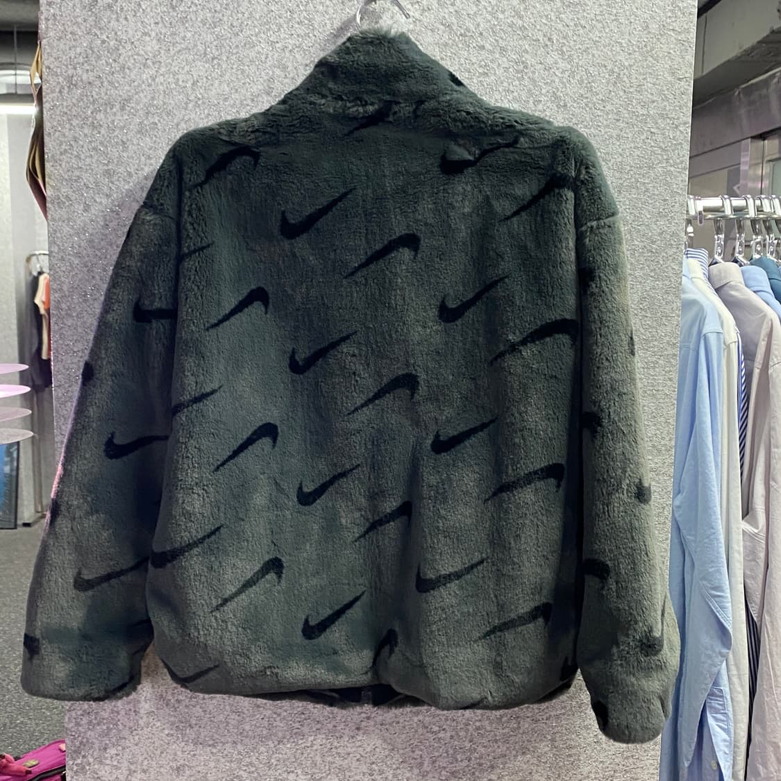 나이키 스우시 패턴 퍼 자켓 b3372 상품이미지4