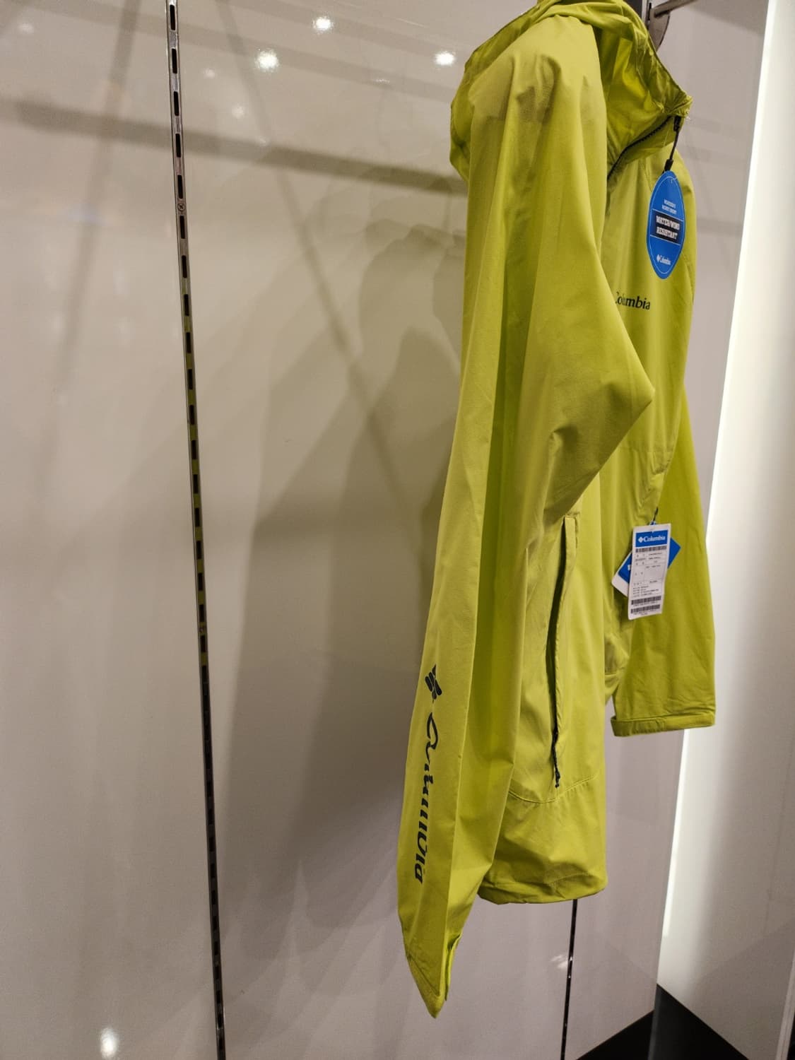콜럼비아 방수방풍 바람막이L(새상품) 상품이미지3
