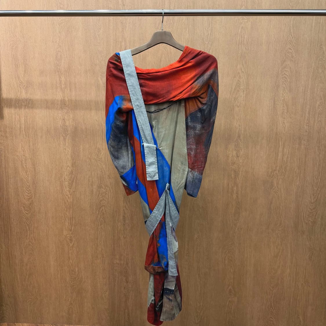 비비안웨스트우드 오프숄더 롱 원피스 컬러 프린트 패턴 스트랩 디테일 상품이미지2