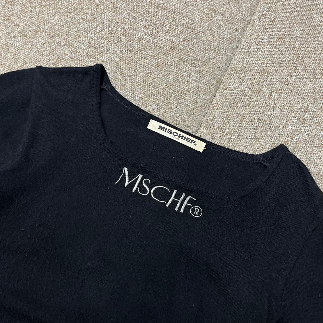 미스치프 스퀘어넥 니트반팔 상품이미지3