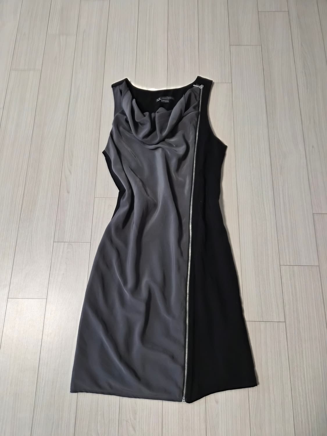 [정품] 아르마니 익스체인지(A|X) 배색 드레이프 지퍼 원피스 상품이미지2