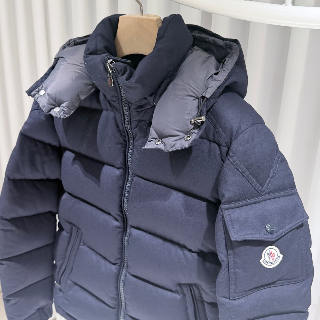 (A+/2) / 몽클레어 몽제네브르 남성 다운 패딩 자켓 네이비 상품이미지4